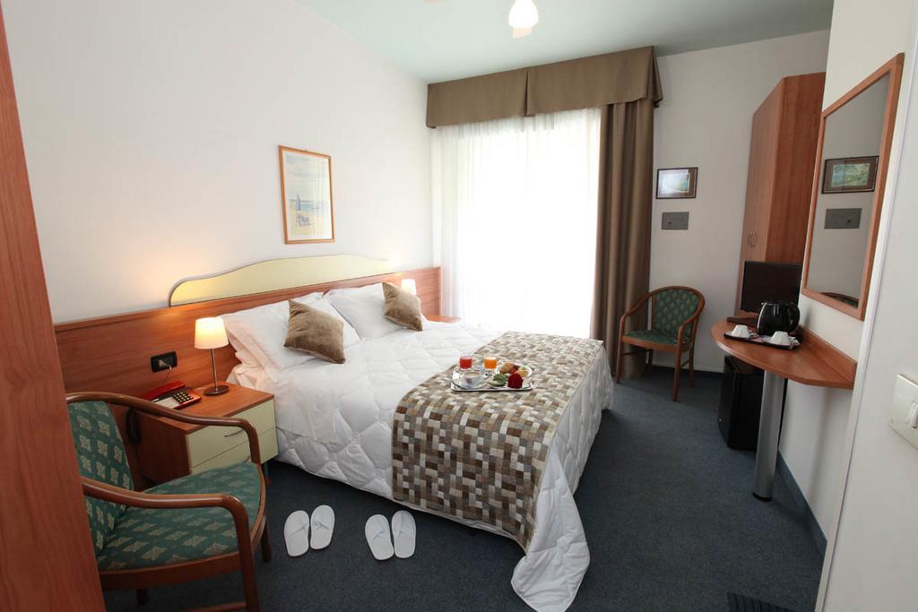 Hotel Derby S Lido di Jesolo Exteriör bild