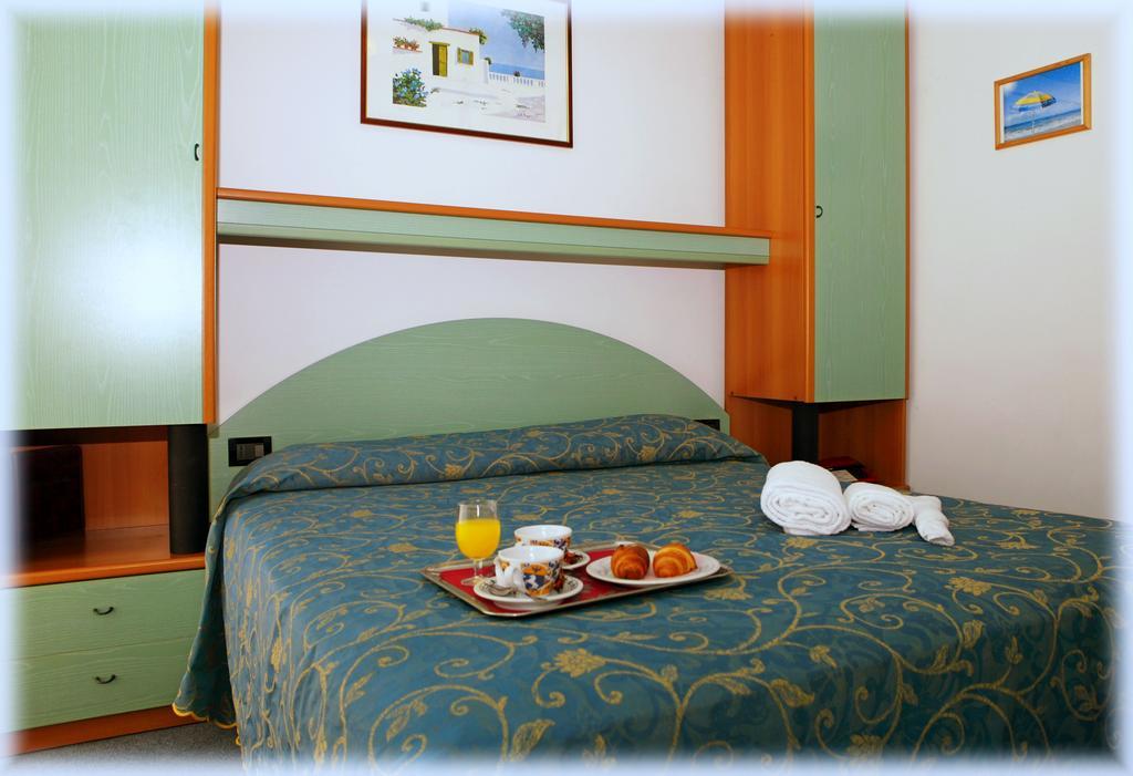 Hotel Derby S Lido di Jesolo Rum bild
