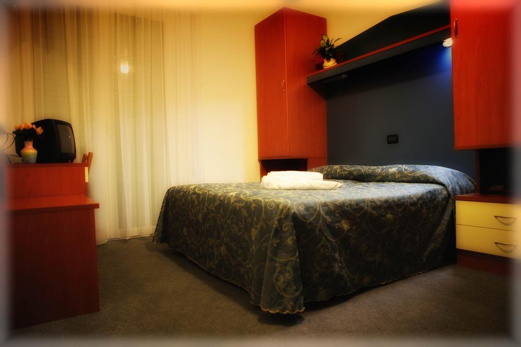 Hotel Derby S Lido di Jesolo Rum bild